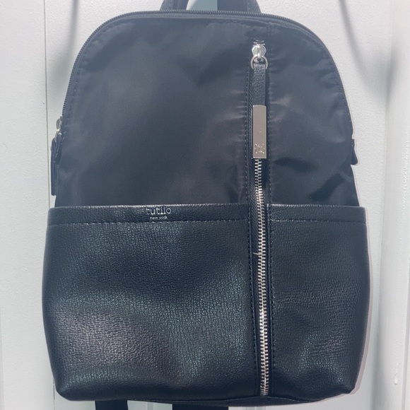 Tutilo New York Sling Pack - Picture 9 of 9